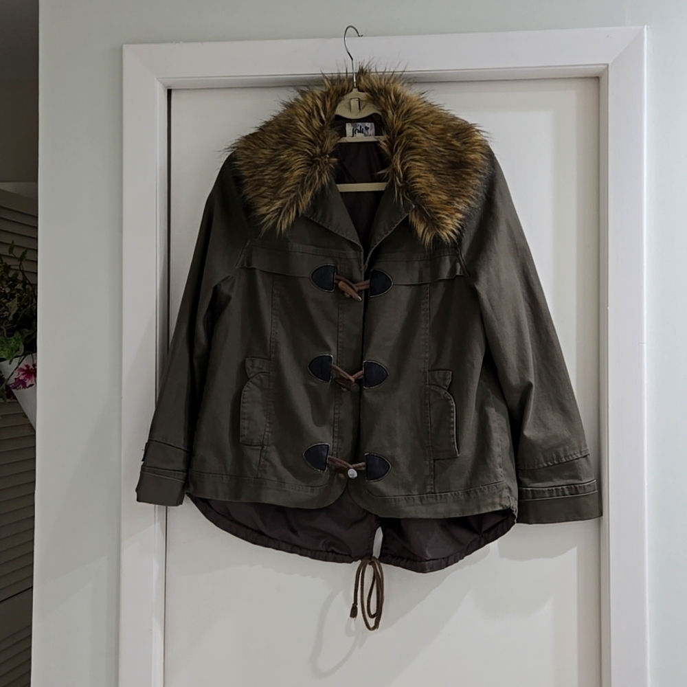Green Jacket Faux Fur Collar Jolt